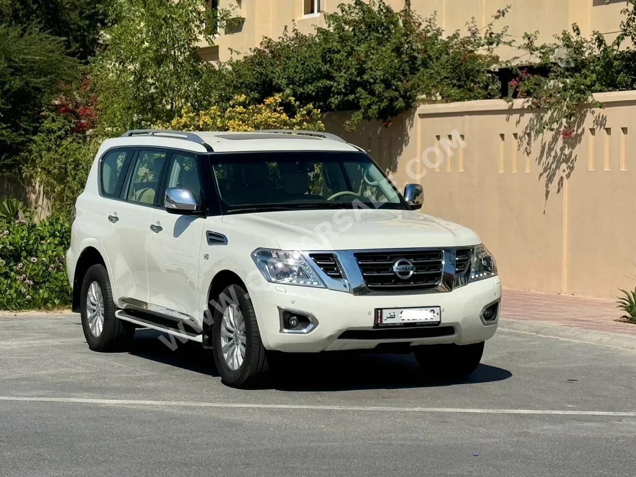 Nissan  Patrol  LE  2014  Automatic  240,000 Km  8 Cylinder  Four Wheel Drive (4WD)  SUV  White