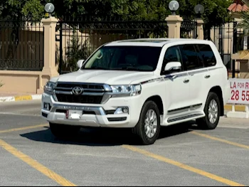 Toyota  Land Cruiser  GXR  2019  Automatic  160,000 Km  8 Cylinder  Four Wheel Drive (4WD)  SUV  White