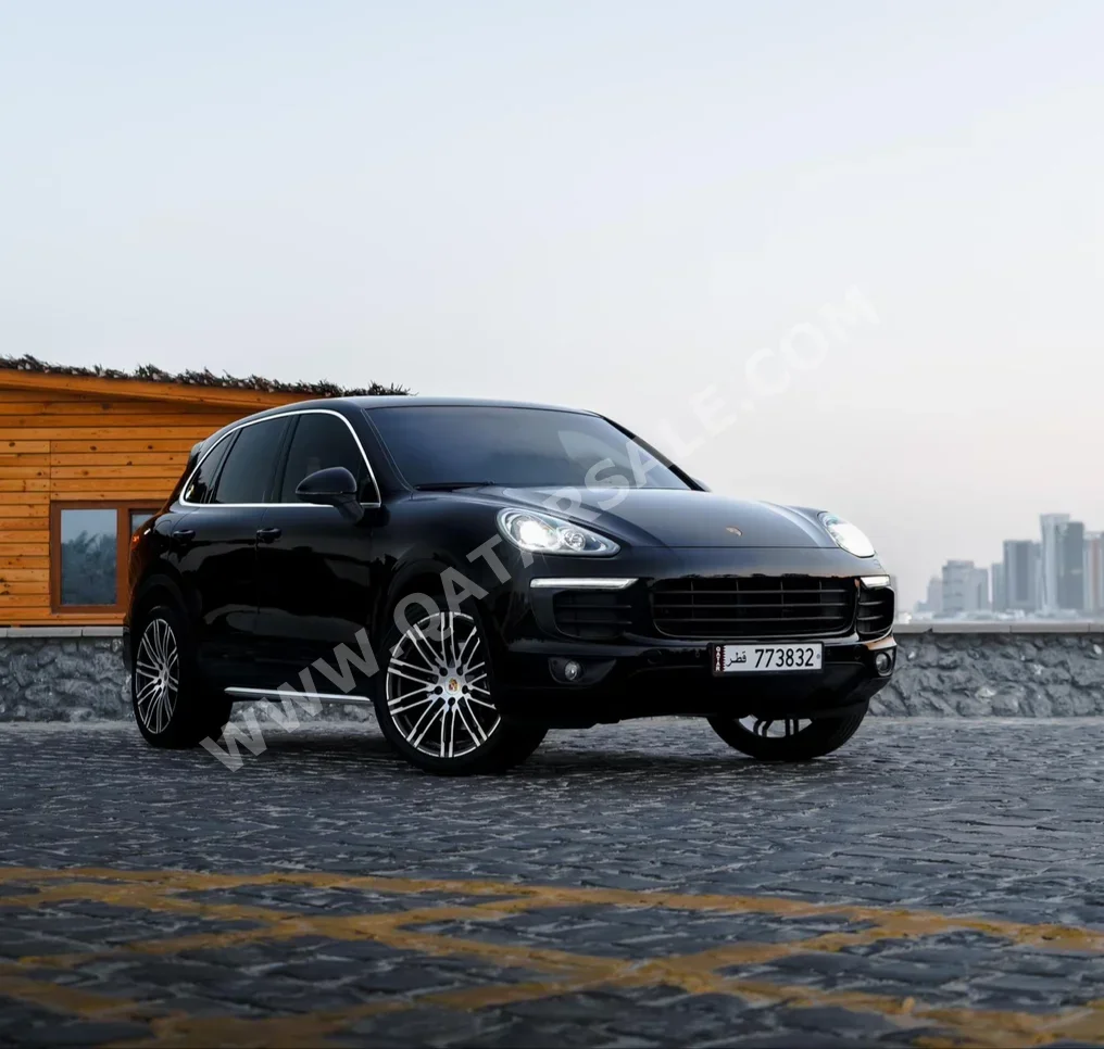 Porsche  Cayenne  2016  Automatic  59,000 Km  6 Cylinder  Four Wheel Drive (4WD)  SUV  Black