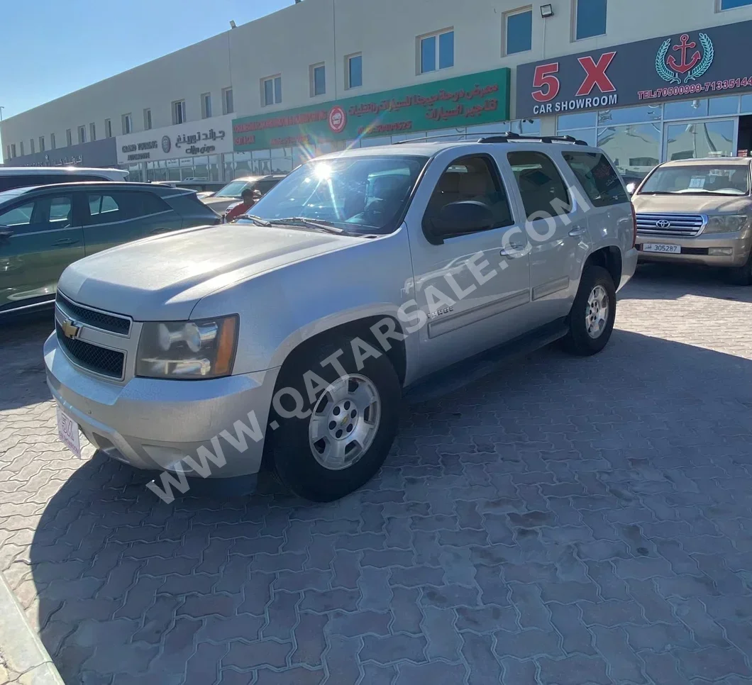 Chevrolet  Tahoe  LT  2013  Automatic  275,000 Km  8 Cylinder  Four Wheel Drive (4WD)  SUV  Gold