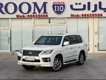 Lexus  LX  570 S  2014  Automatic  106,000 Km  8 Cylinder  Four Wheel Drive (4WD)  SUV  White