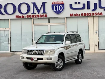 Toyota  Land Cruiser  VXR  2007  Automatic  413,000 Km  8 Cylinder  Four Wheel Drive (4WD)  SUV  White