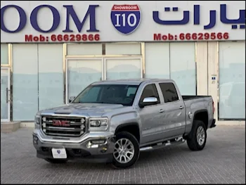 GMC  Sierra  SLE  2016  Automatic  273,000 Km  8 Cylinder  Four Wheel Drive (4WD)  Pick Up  Silver