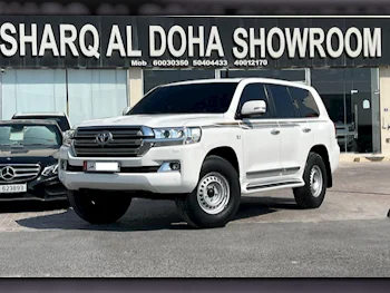 Toyota  Land Cruiser  VXR  2017  Automatic  210,000 Km  8 Cylinder  Four Wheel Drive (4WD)  SUV  White