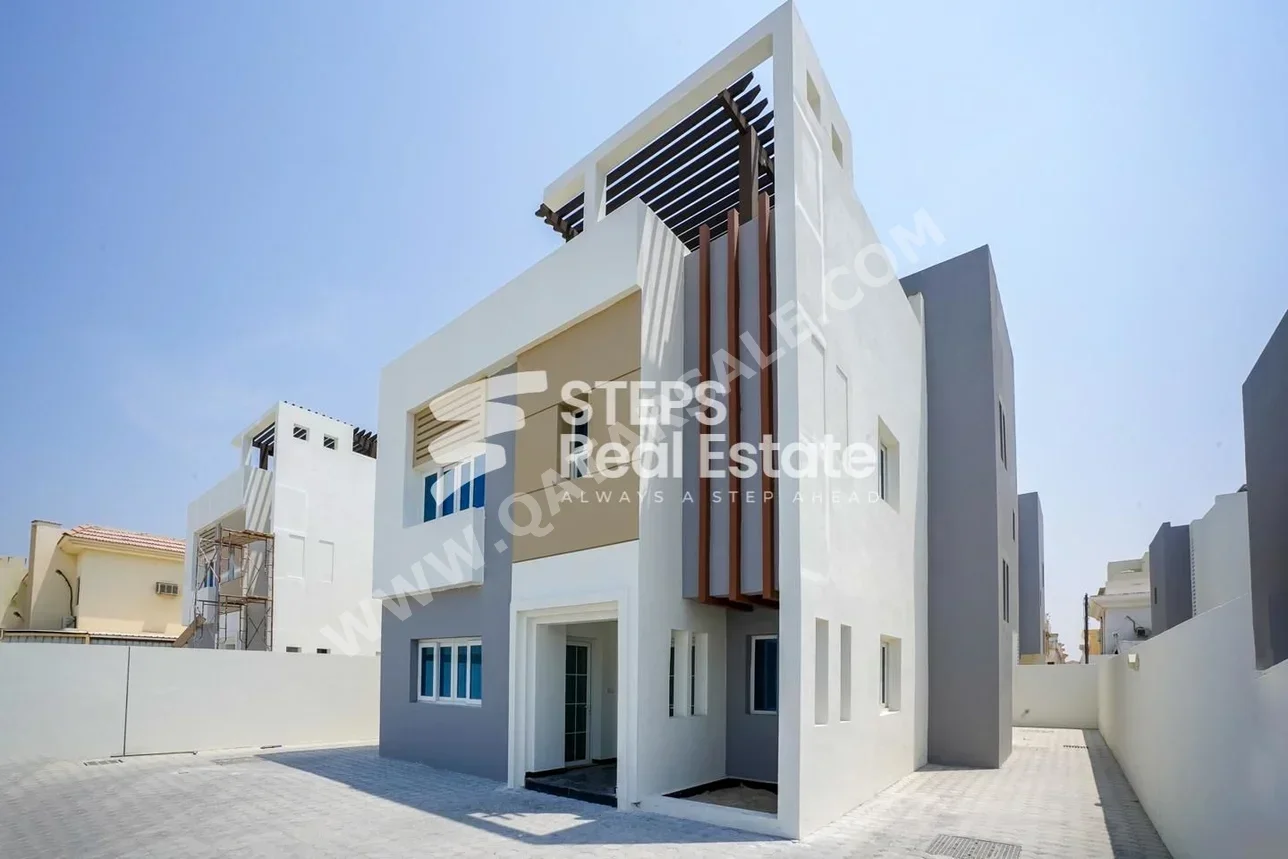 Family Residential  - Not Furnished  - Doha  - Nuaija  - 5 Bedrooms