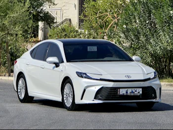 Toyota  Camry  LE  2025  Automatic  1,500 Km  4 Cylinder  Front Wheel Drive (FWD)  Sedan  White  With Warranty