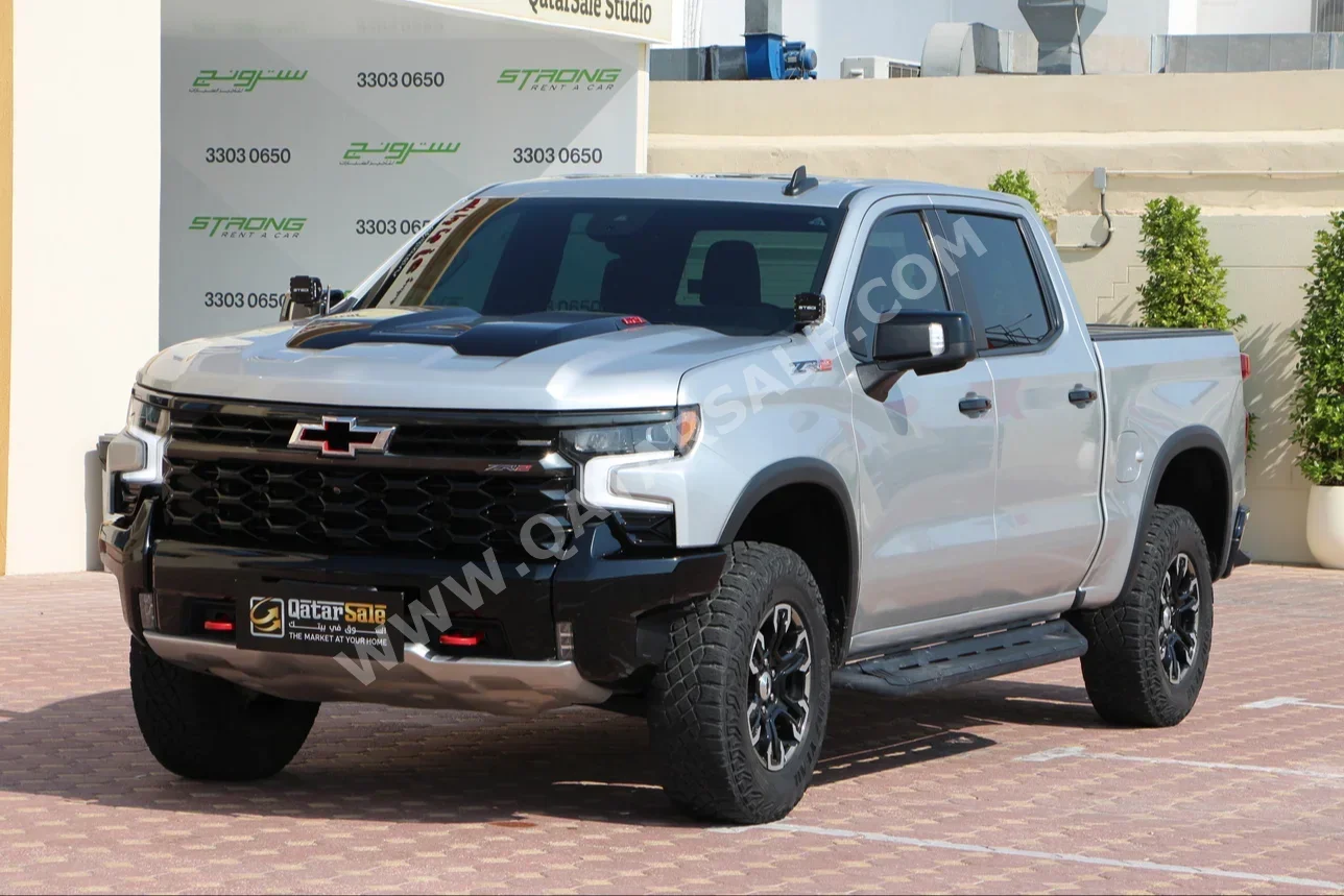 Chevrolet  Silverado  ZR 2  2022  Automatic  68,000 Km  8 Cylinder  Four Wheel Drive (4WD)  Pick Up  Silver  With Warranty