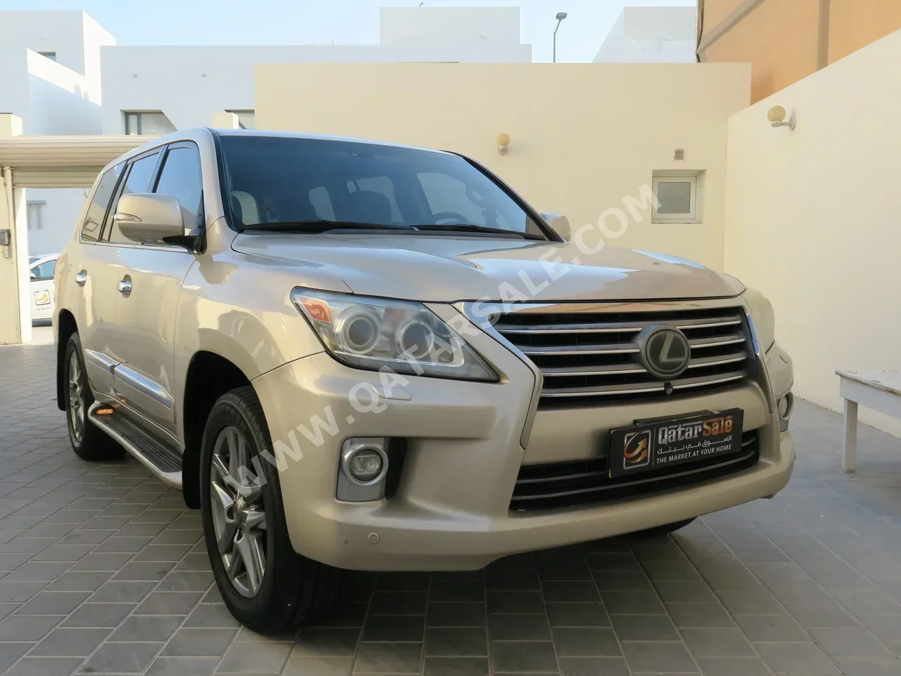 Lexus  LX  570  2014  Automatic  334,000 Km  8 Cylinder  Four Wheel Drive (4WD)  SUV  Gold