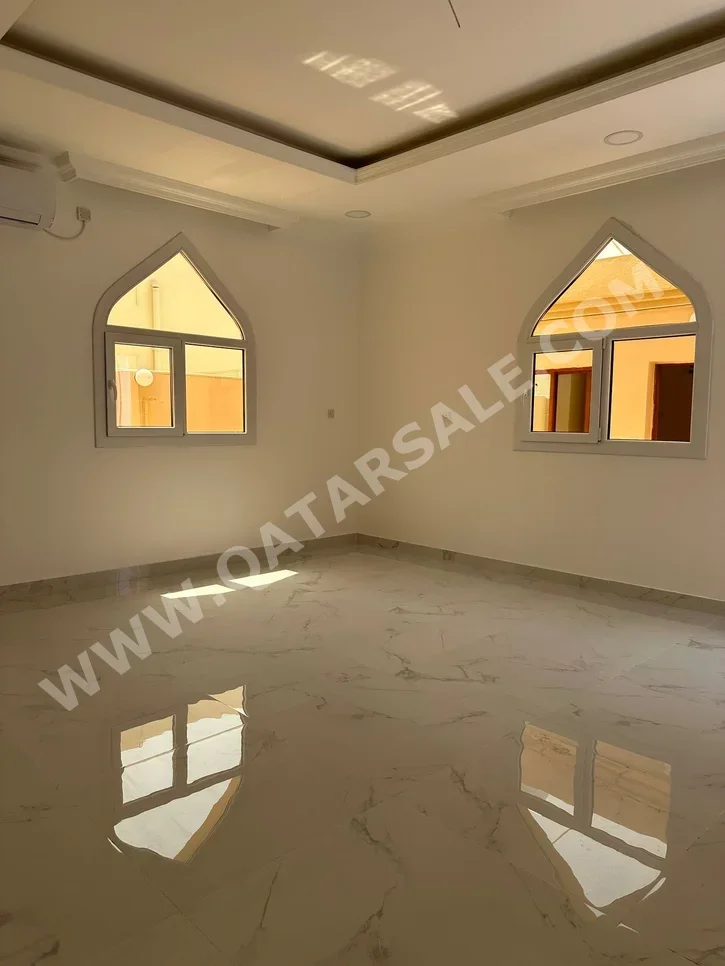 Service  - Not Furnished  - Doha  - Al Markhiya  - 8 Bedrooms