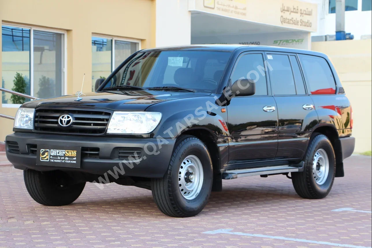 Toyota  Land Cruiser  G  2006  Manual  236,000 Km  6 Cylinder  Four Wheel Drive (4WD)  SUV  Black