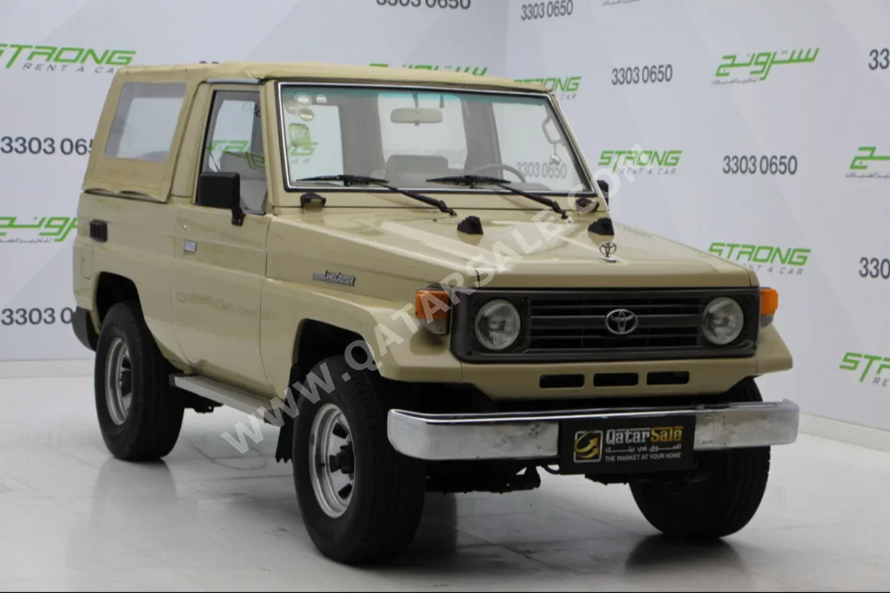 Toyota  Land Cruiser  Hard Top  1991  Manual  207,000 Km  6 Cylinder  Four Wheel Drive (4WD)  SUV  Beige