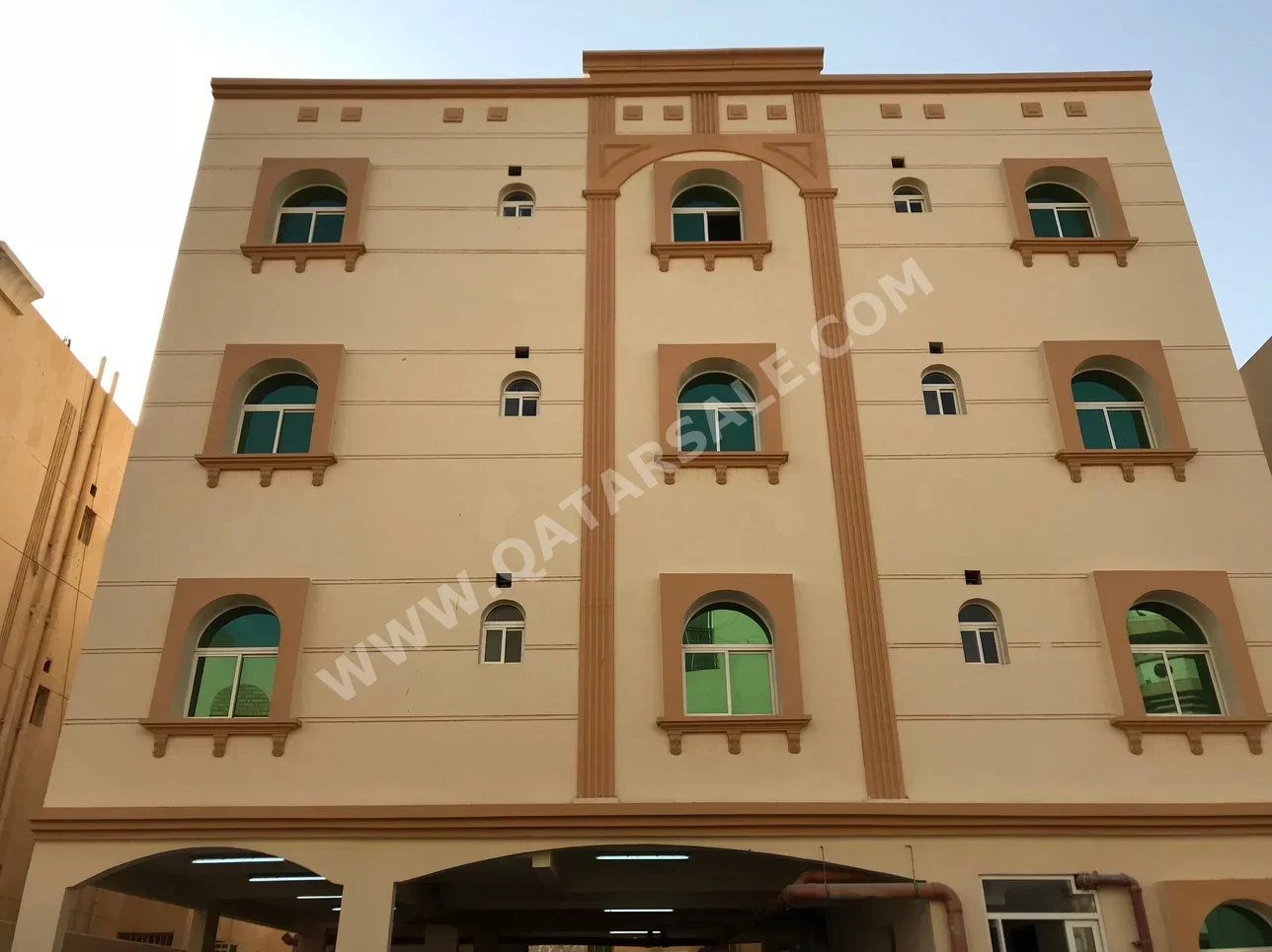 2 Bedrooms  Apartment  For Rent  in Doha -  Madinat Khalifa South  Not Furnished