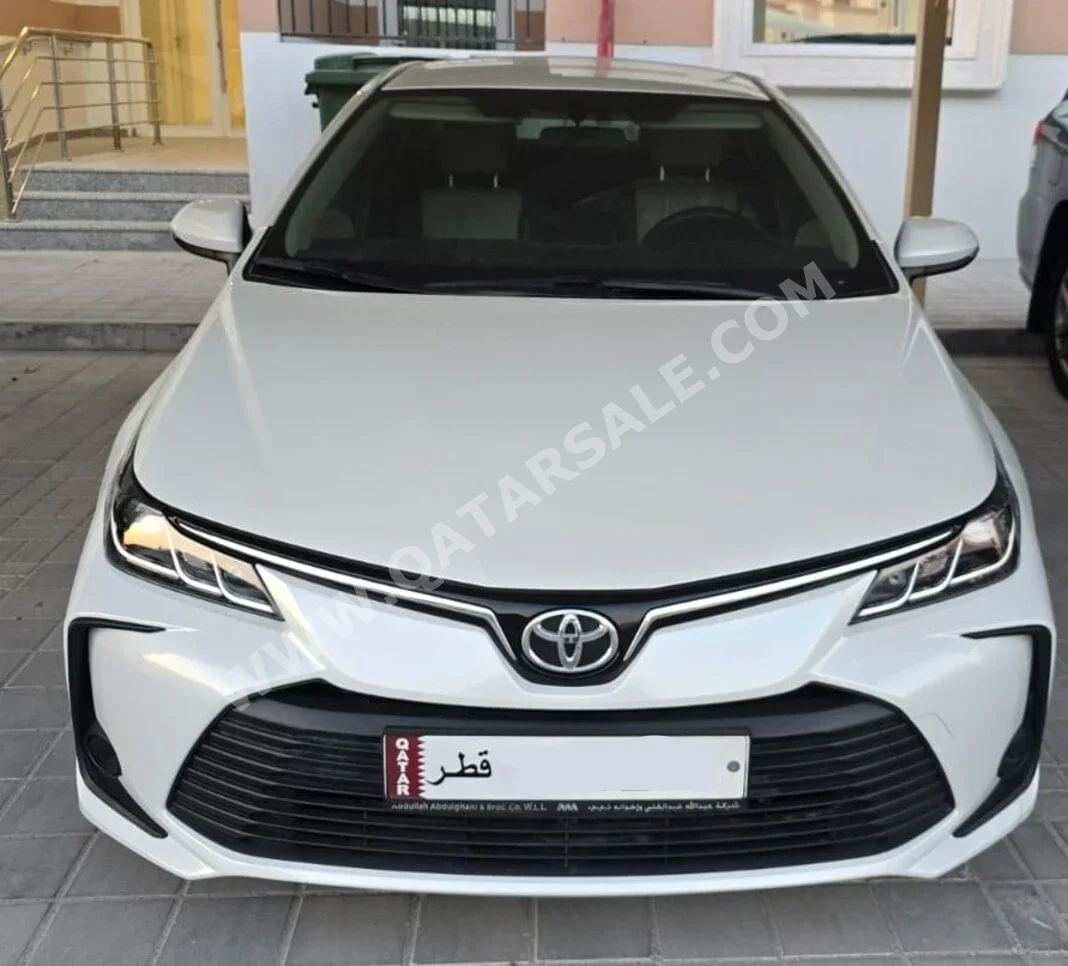 Toyota  Corolla  XLI  2023  Automatic  28,000 Km  4 Cylinder  Front Wheel Drive (FWD)  Sedan  White