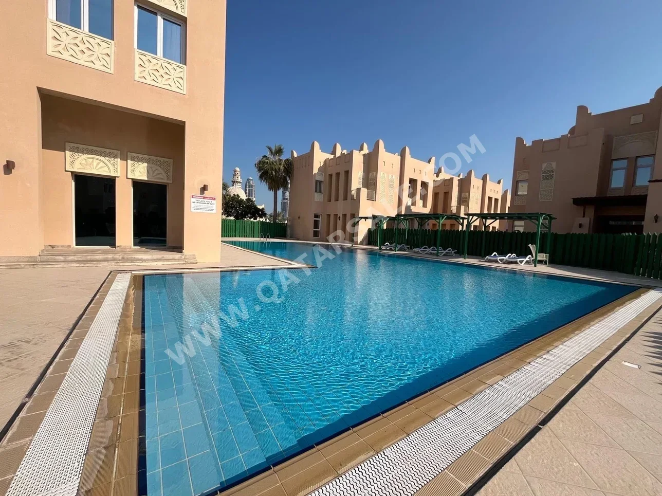 Family Residential  - Not Furnished  - Doha  - Al Dafna  - 4 Bedrooms