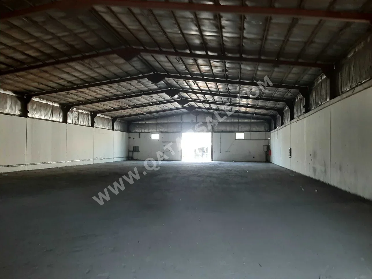 Warehouses & Stores - Al Rayyan  - Industrial Area  -Area Size: 1500 Square Meter