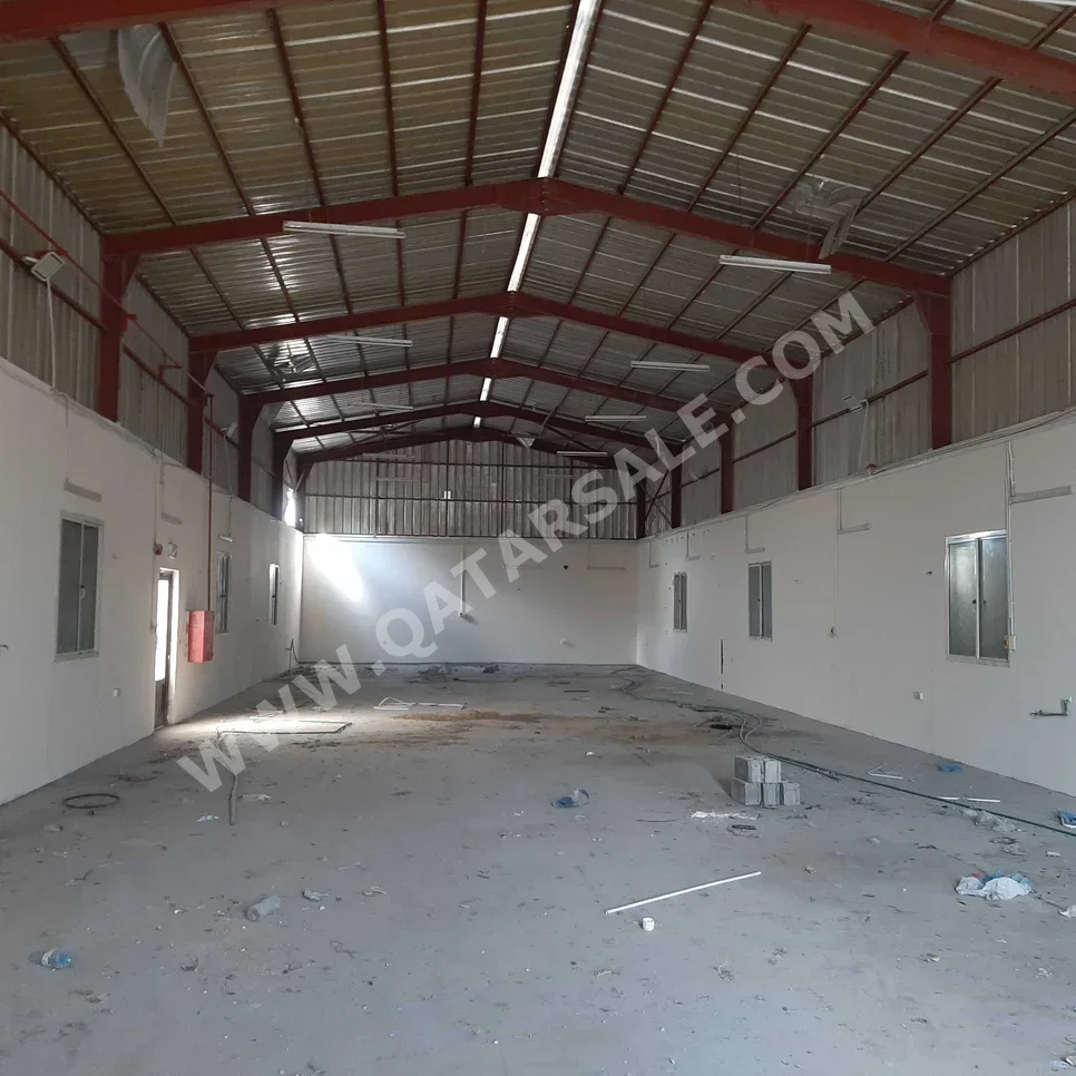 Warehouses & Stores - Al Rayyan  - Industrial Area  -Area Size: 400 Square Meter