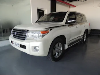 Toyota  Land Cruiser  GXR  2014  Automatic  170,000 Km  6 Cylinder  Four Wheel Drive (4WD)  SUV  White