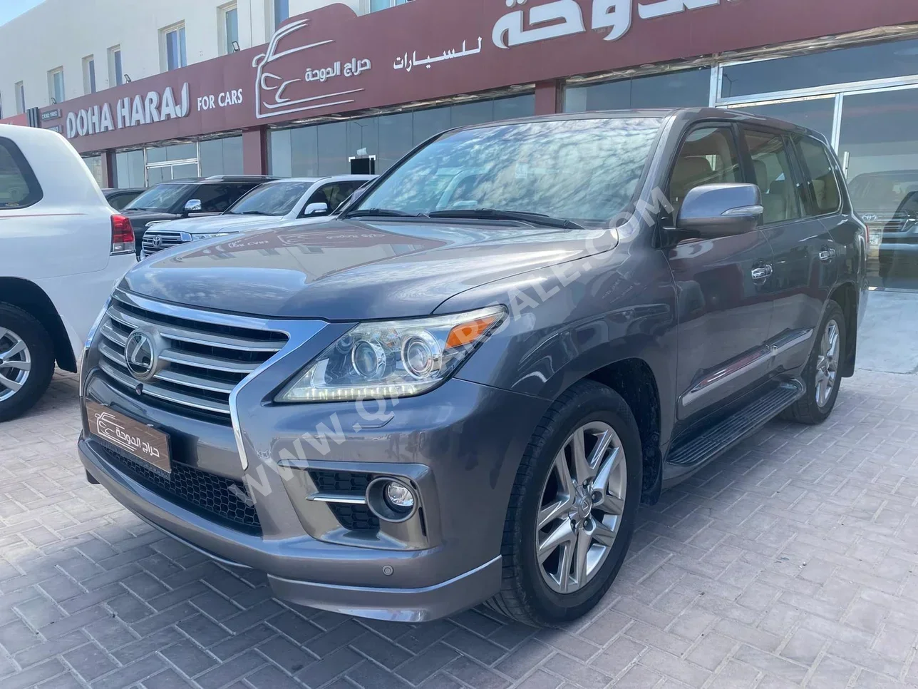 Lexus  LX  570  2012  Automatic  285,000 Km  8 Cylinder  Four Wheel Drive (4WD)  SUV  Gray