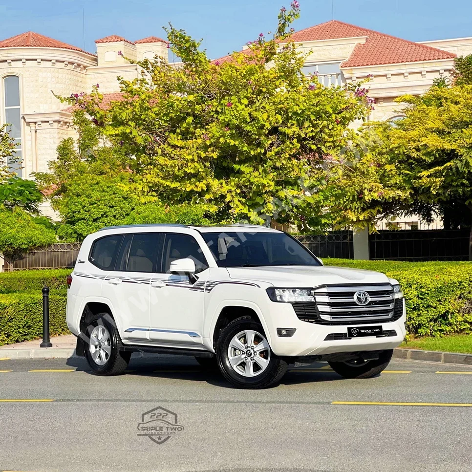 Toyota  Land Cruiser  GXR Twin Turbo  2022  Automatic  154,400 Km  6 Cylinder  Four Wheel Drive (4WD)  SUV  White