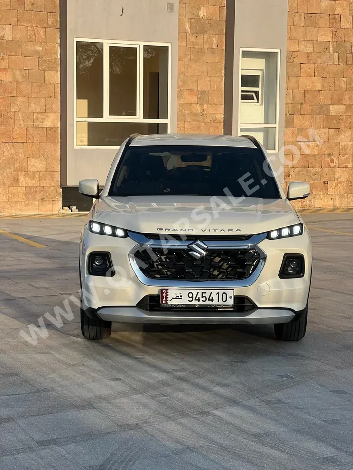 Suzuki  Grand Vitara  SUV ( AWD )  White  2025