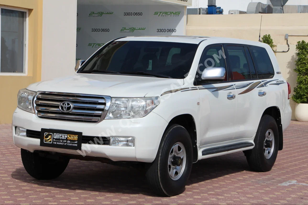 Toyota  Land Cruiser  GXR  2011  Automatic  243,000 Km  8 Cylinder  Four Wheel Drive (4WD)  SUV  White