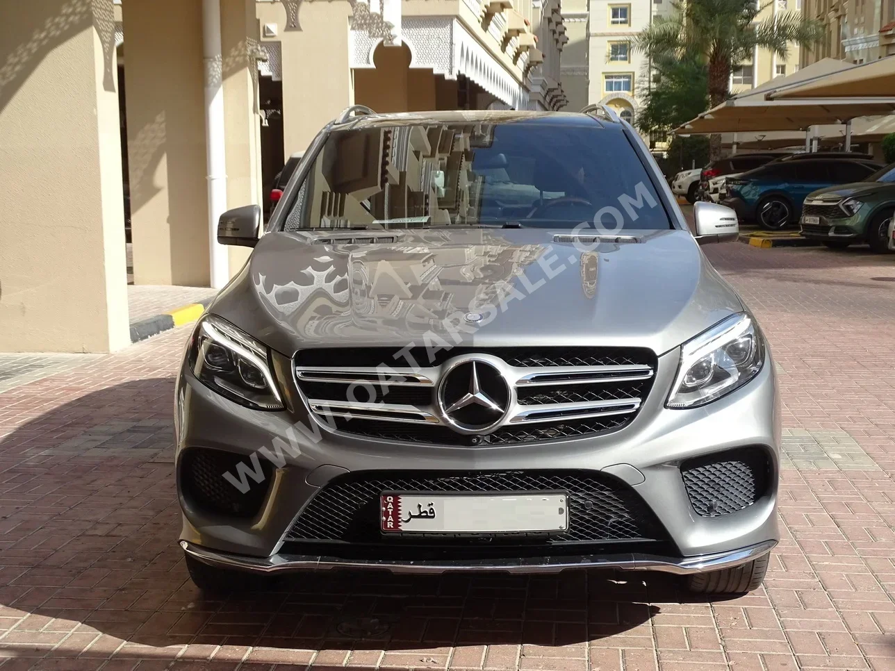 Mercedes-Benz  GLE  400  2016  Automatic  124٬000 Km  6 Cylinder  Four Wheel Drive (4WD)  SUV  Gray