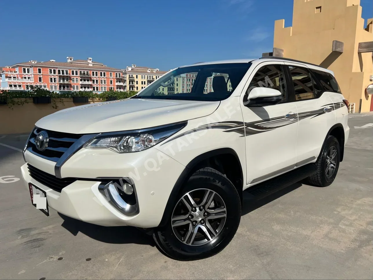 Toyota  Fortuner  2019  Automatic  104,000 Km  6 Cylinder  Four Wheel Drive (4WD)  SUV  White