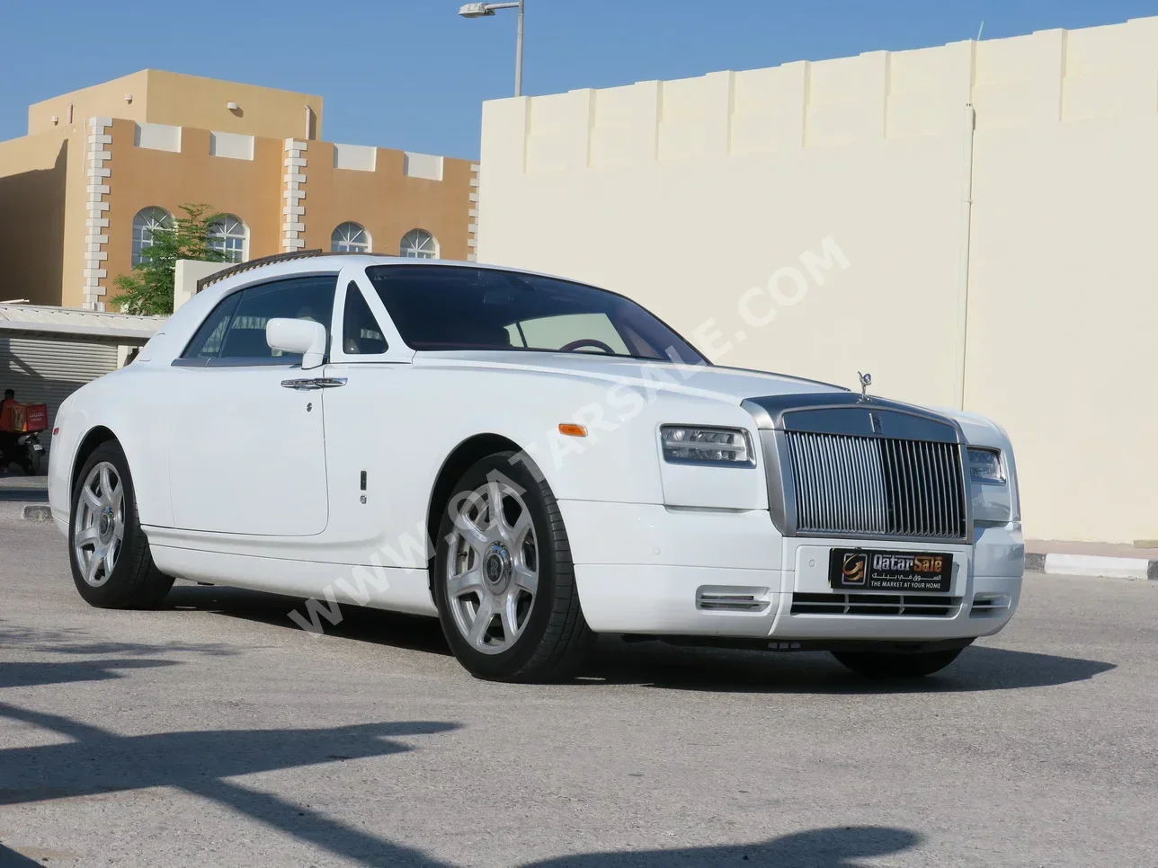 Rolls-Royce  Phantom  2009  Automatic  84,000 Km  12 Cylinder  All Wheel Drive (AWD)  Sedan  White