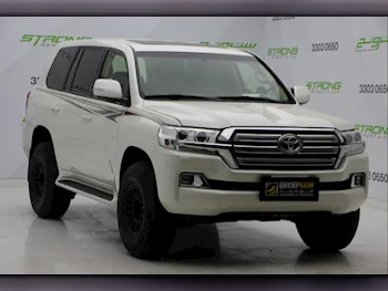 Toyota  Land Cruiser  GXR  2018  Automatic  138,000 Km  8 Cylinder  Four Wheel Drive (4WD)  SUV  White