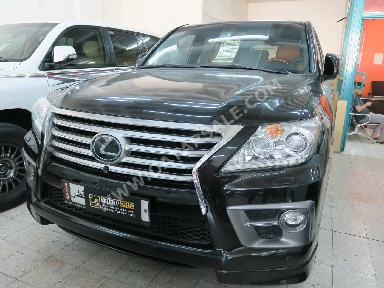  Lexus  LX  570  2015  Automatic  166,000 Km  8 Cylinder  Four Wheel Drive (4WD)  SUV  Black  With Warranty