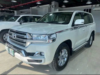 Toyota  Land Cruiser  GXR  2019  Automatic  248,000 Km  8 Cylinder  Four Wheel Drive (4WD)  SUV  White