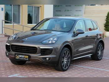Porsche  Cayenne  S  2015  Automatic  155,000 Km  6 Cylinder  Four Wheel Drive (4WD)  SUV  Amber