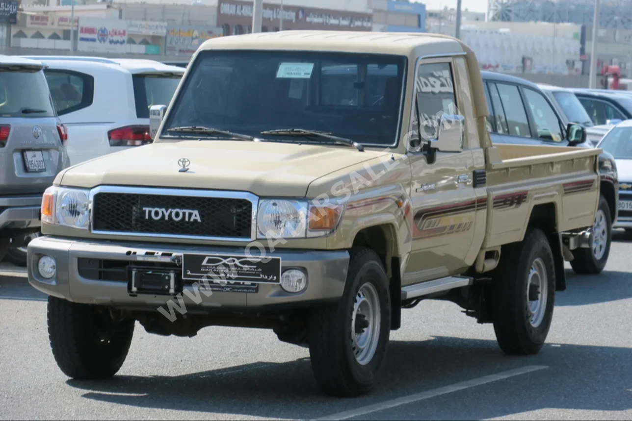 Toyota  Land Cruiser  LX  2021  Manual  21,000 Km  6 Cylinder  Four Wheel Drive (4WD)  Pick Up  Beige