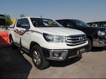 Toyota  Hilux  SR5  2020  Automatic  76,000 Km  4 Cylinder  Four Wheel Drive (4WD)  Pick Up  White