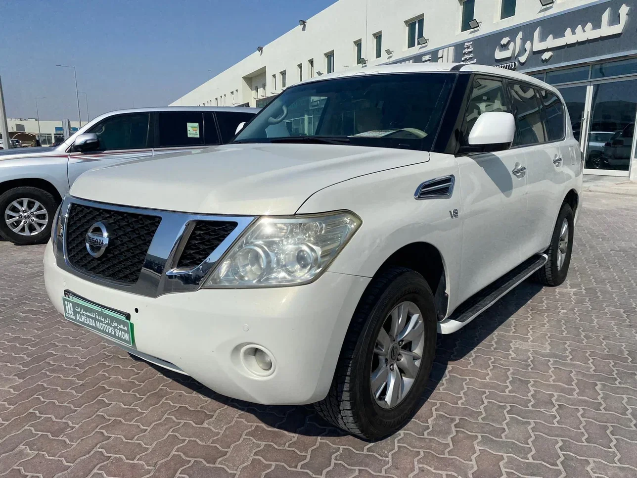 Nissan  Patrol  SE  2012  Manual  203,000 Km  8 Cylinder  Four Wheel Drive (4WD)  SUV  White