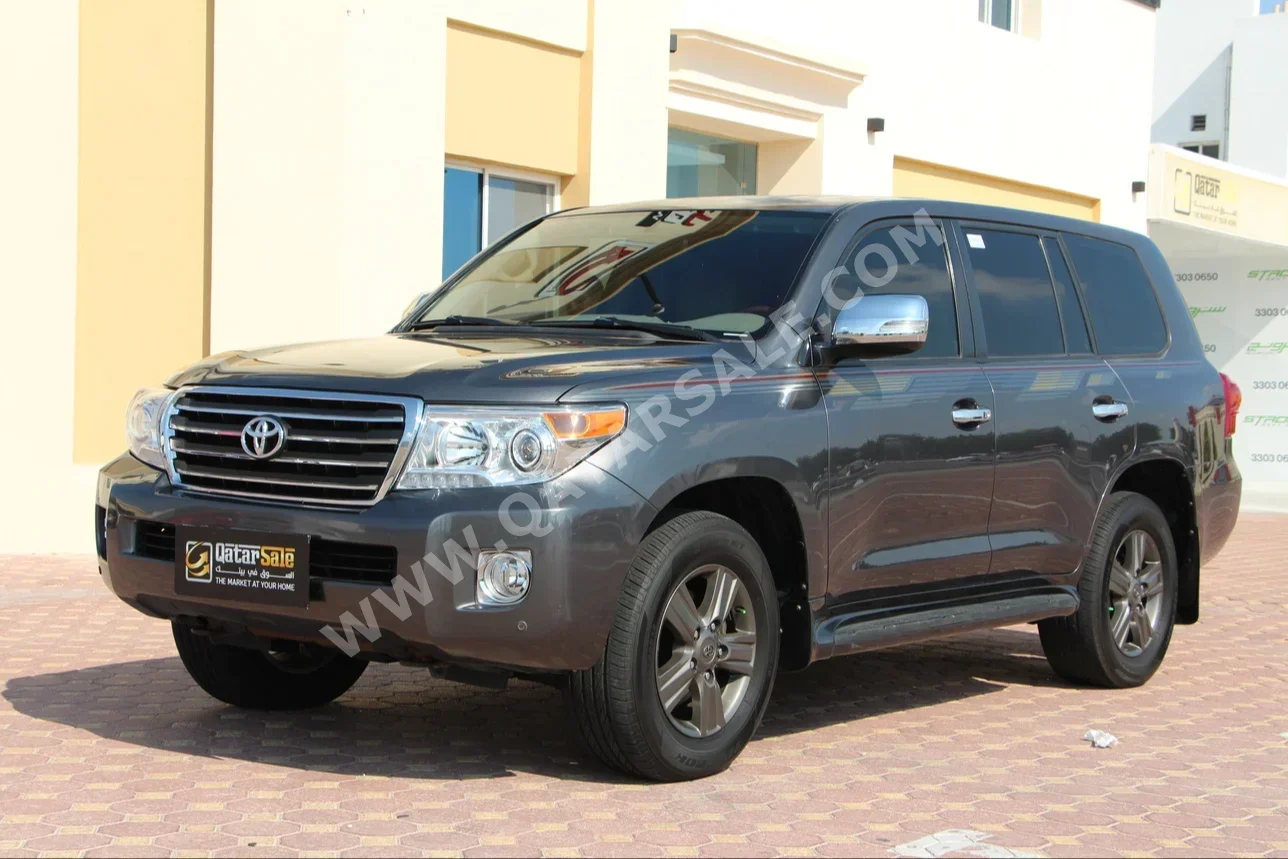 Toyota  Land Cruiser  G  2014  Automatic  188,000 Km  6 Cylinder  Four Wheel Drive (4WD)  SUV  Gray