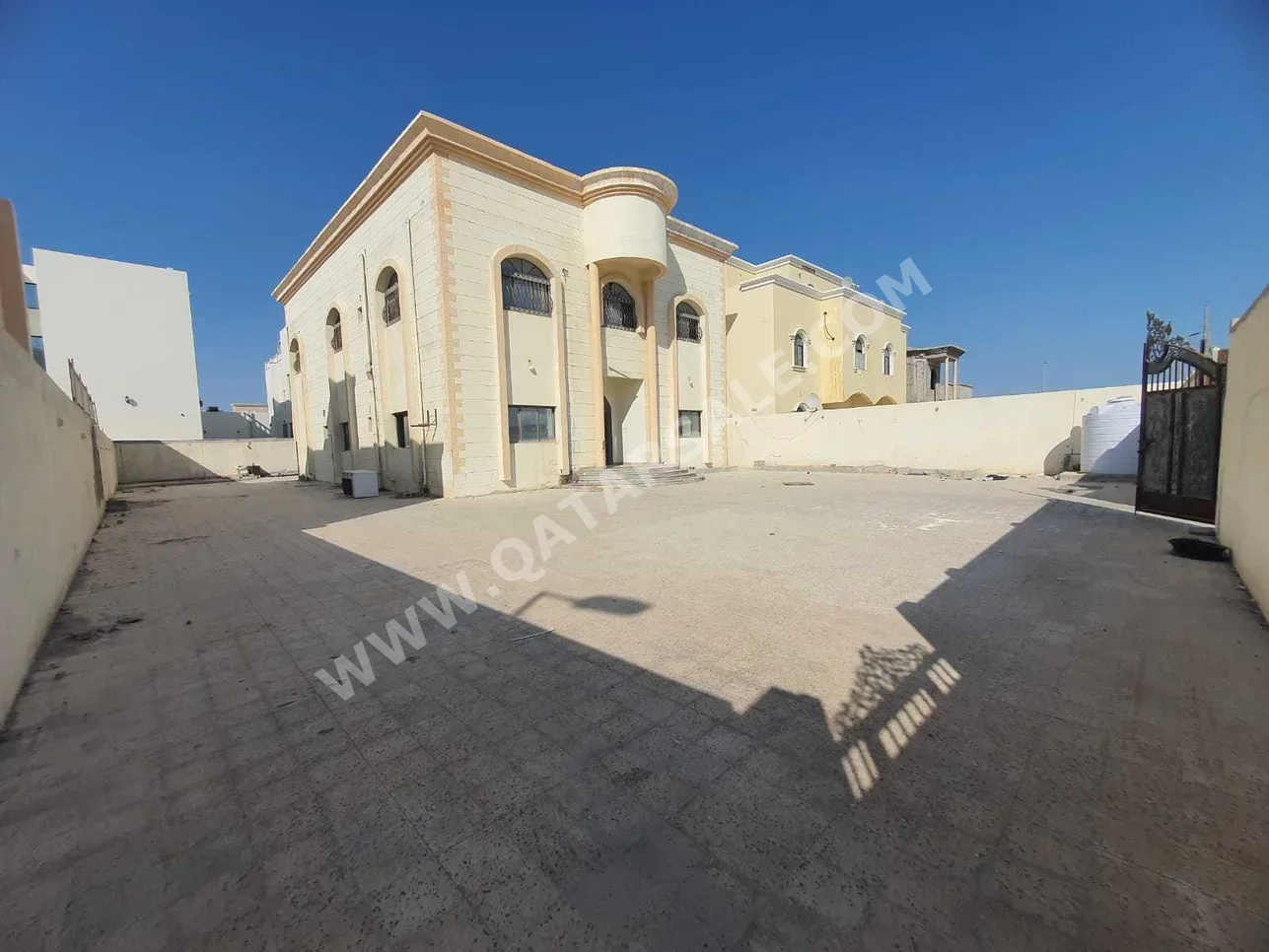 Family Residential  - Not Furnished  - Al Rayyan  - Al Sailiya  - 8 Bedrooms