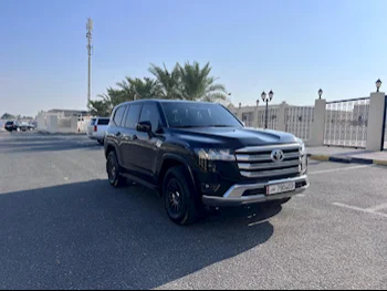  Toyota  Land Cruiser  GXR Twin Turbo  2022  Automatic  46,000 Km  6 Cylinder  Four Wheel Drive (4WD)  SUV  Black  With Warranty