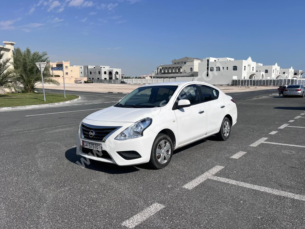 Nissan  Sunny  2019  Automatic  179,000 Km  4 Cylinder  Front Wheel Drive (FWD)  Sedan  White