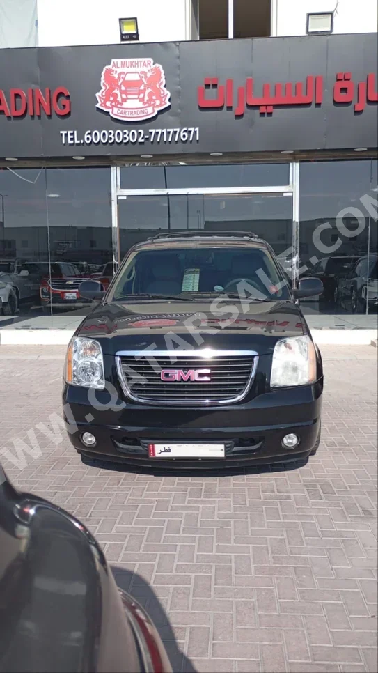 GMC  Yukon  2013  Automatic  240,000 Km  8 Cylinder  Four Wheel Drive (4WD)  SUV  Black