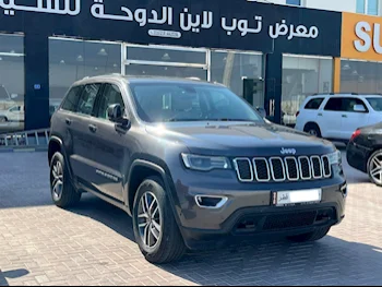 Jeep  Grand Cherokee  Laredo  2021  Automatic  54,000 Km  8 Cylinder  Four Wheel Drive (4WD)  SUV  Gray