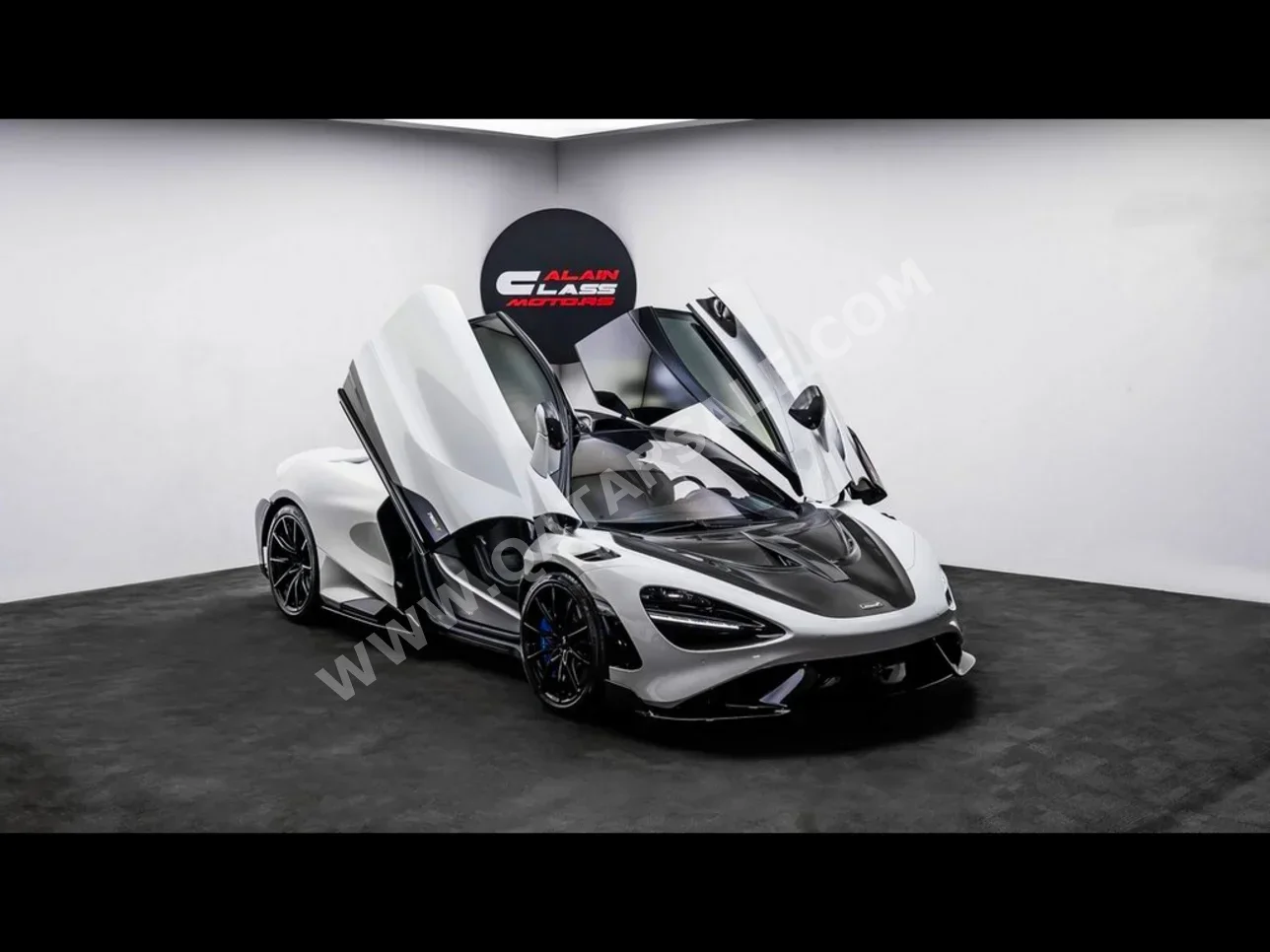 Mclaren  765 LT  2021  Automatic  2,520 Km  8 Cylinder  Rear Wheel Drive (RWD)  Coupe / Sport  White and Black