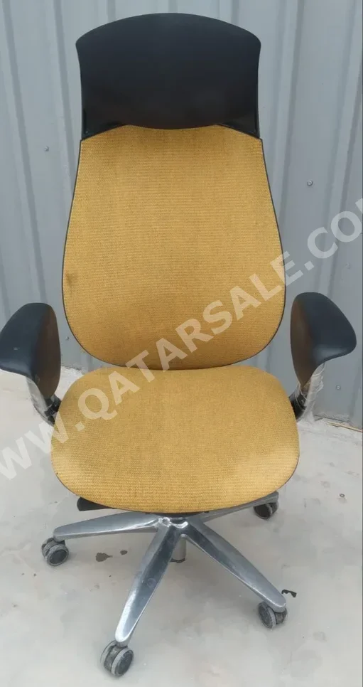 Desk Chairs - Executive Chair  - Yellow