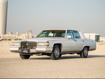 Cadillac  Fleetwood  1991  Automatic  211,000 Km  6 Cylinder  Rear Wheel Drive (RWD)  Sedan  White