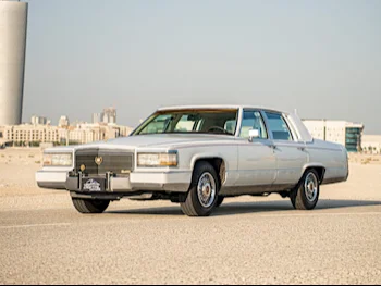 Cadillac  Fleetwood  1991  Automatic  211,000 Km  6 Cylinder  Rear Wheel Drive (RWD)  Classic  White