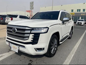 Toyota  Land Cruiser  VXR Twin Turbo  2023  Automatic  31,000 Km  6 Cylinder  Four Wheel Drive (4WD)  SUV  White  With Warranty