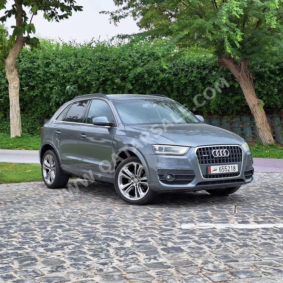 Audi  Q3  35 TFSI  2015  Automatic  137,000 Km  4 Cylinder  All Wheel Drive (AWD)  SUV  Gray