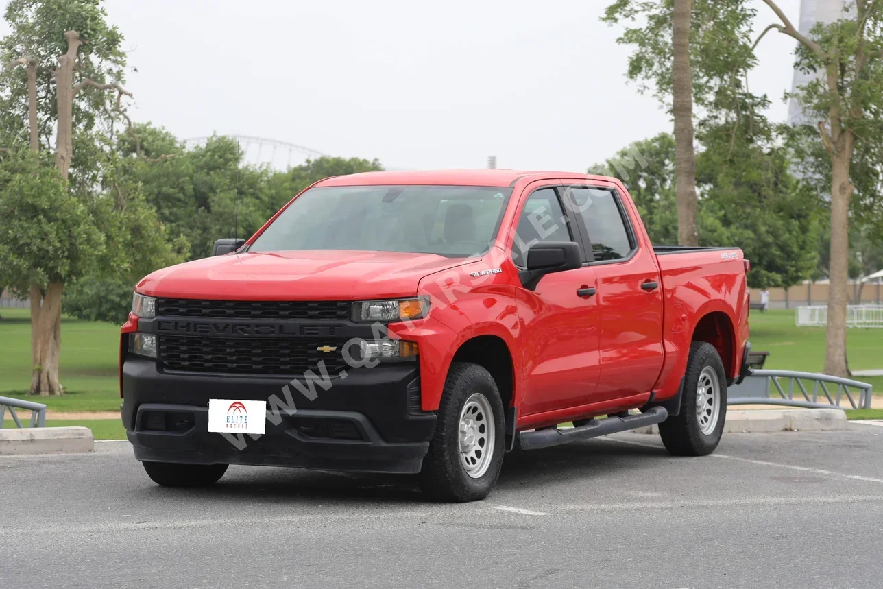 Chevrolet  Silverado  2021  Automatic  49,700 Km  8 Cylinder  Four Wheel Drive (4WD)  Pick Up  Red