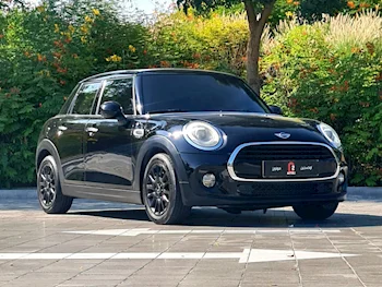  Mini  Cooper  2018  Automatic  119,000 Km  4 Cylinder  Front Wheel Drive (FWD)  Hatchback  Black  With Warranty