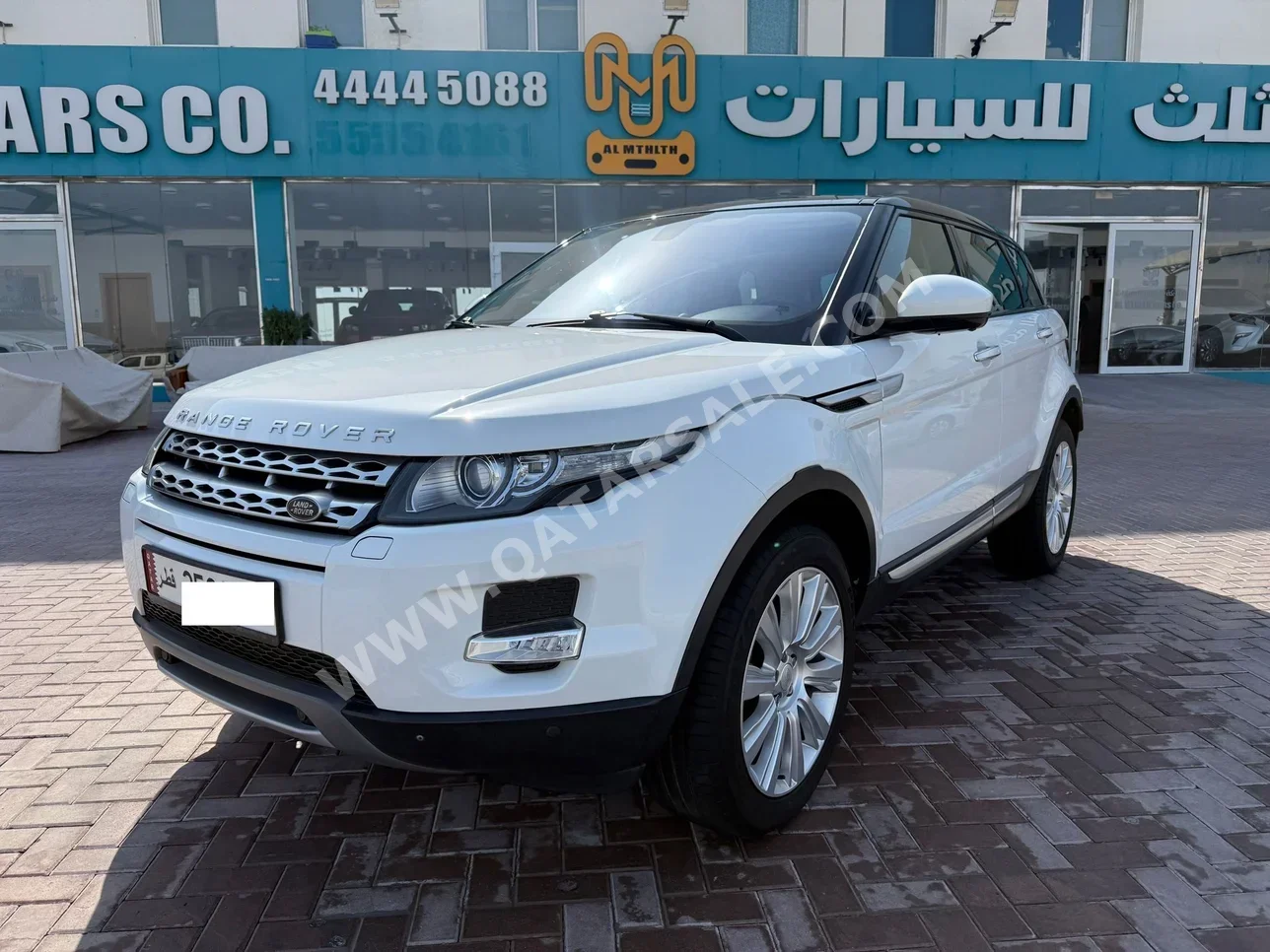 Land Rover  Evoque  Dynamic  2015  Automatic  52,000 Km  4 Cylinder  Four Wheel Drive (4WD)  SUV  White